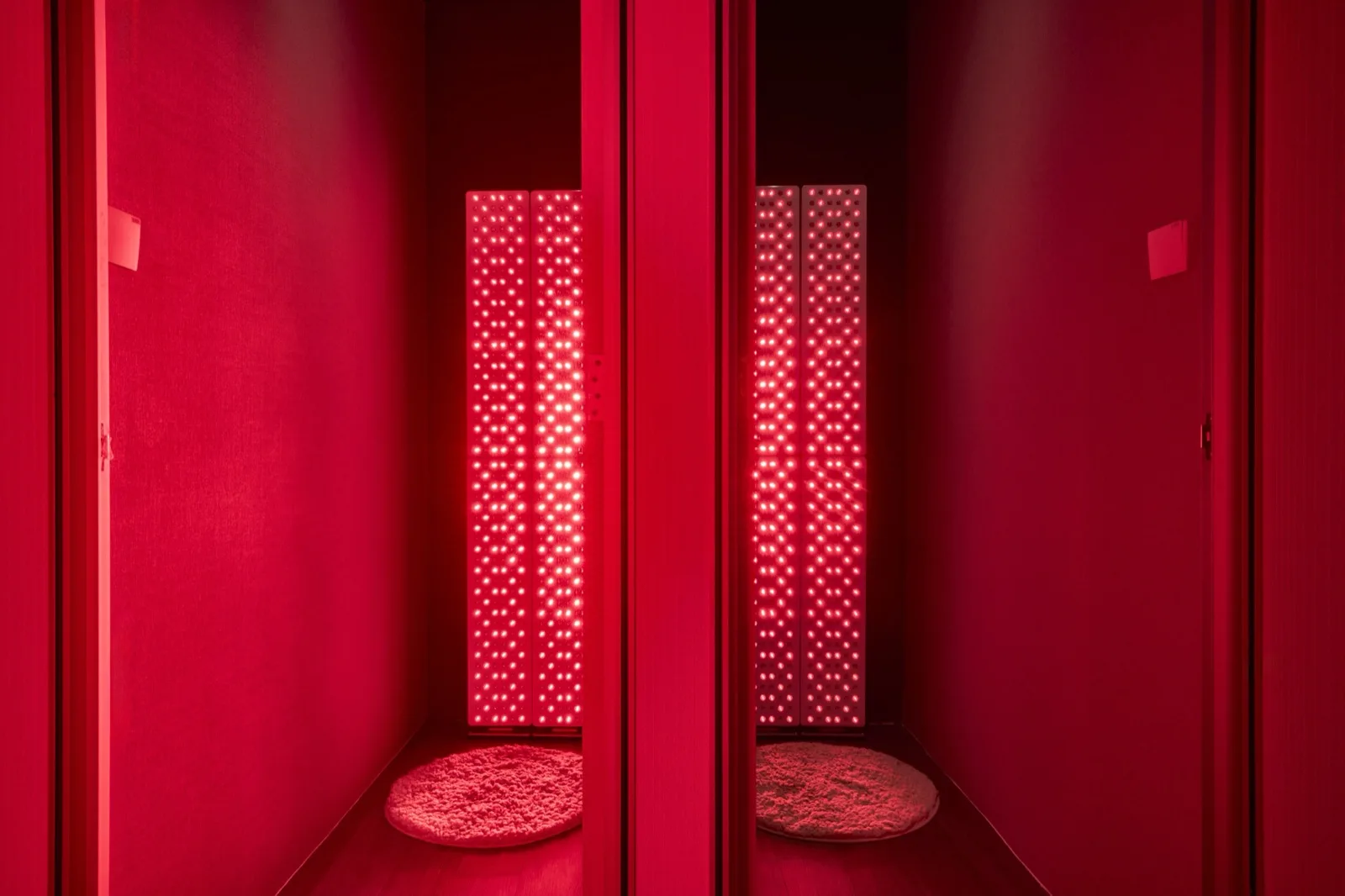 Private Joovv red light rooms at House Longevity
